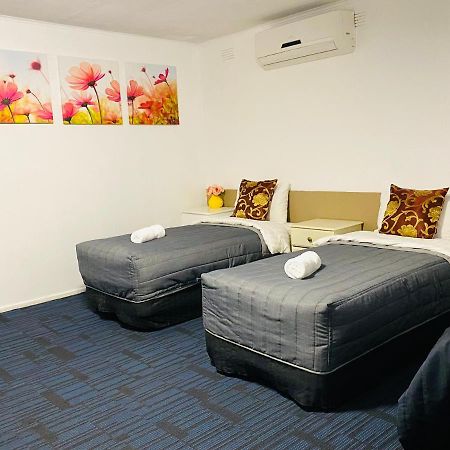 Mid Valley Motel Моруэлл Экстерьер фото