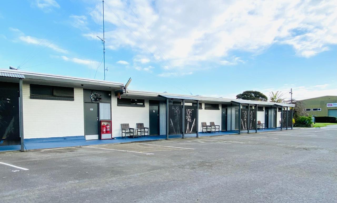 Mid Valley Motel Моруэлл Экстерьер фото