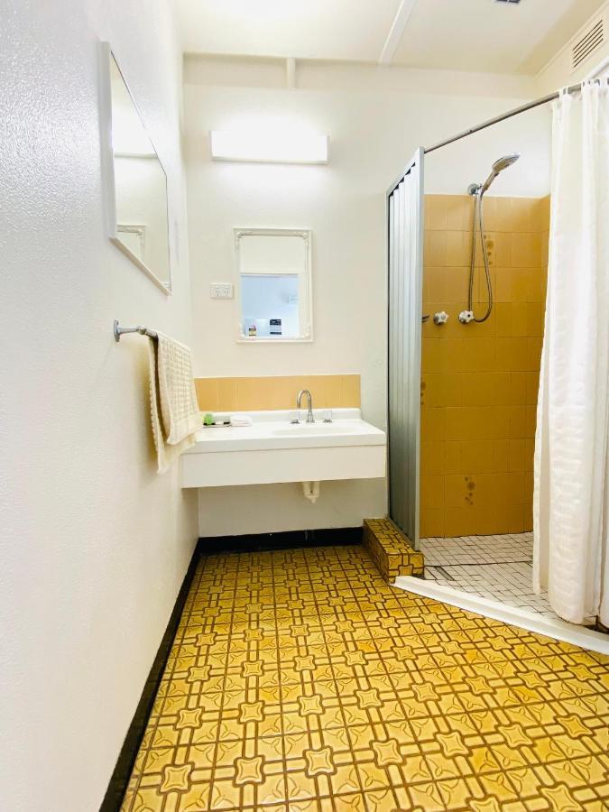 Mid Valley Motel Моруэлл Экстерьер фото