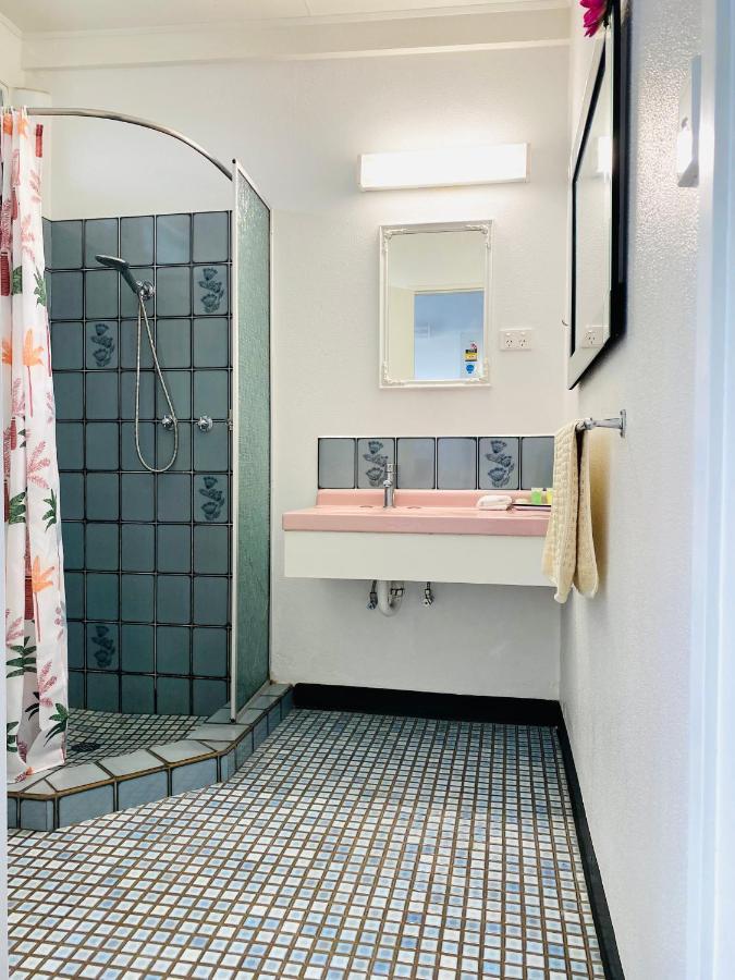 Mid Valley Motel Моруэлл Экстерьер фото