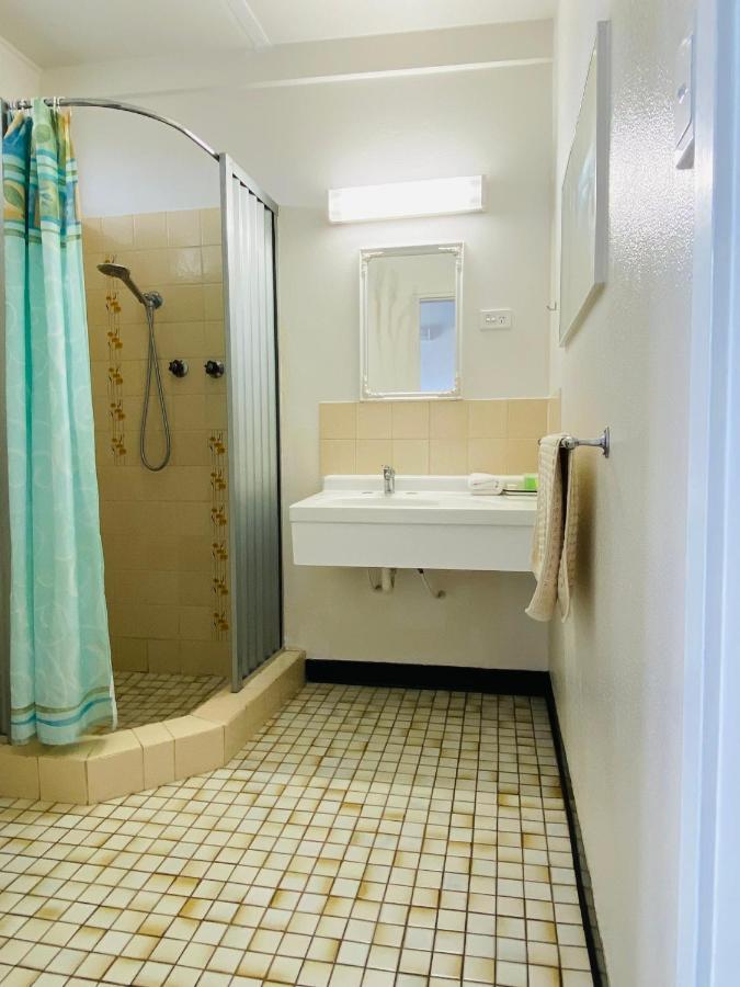 Mid Valley Motel Моруэлл Экстерьер фото